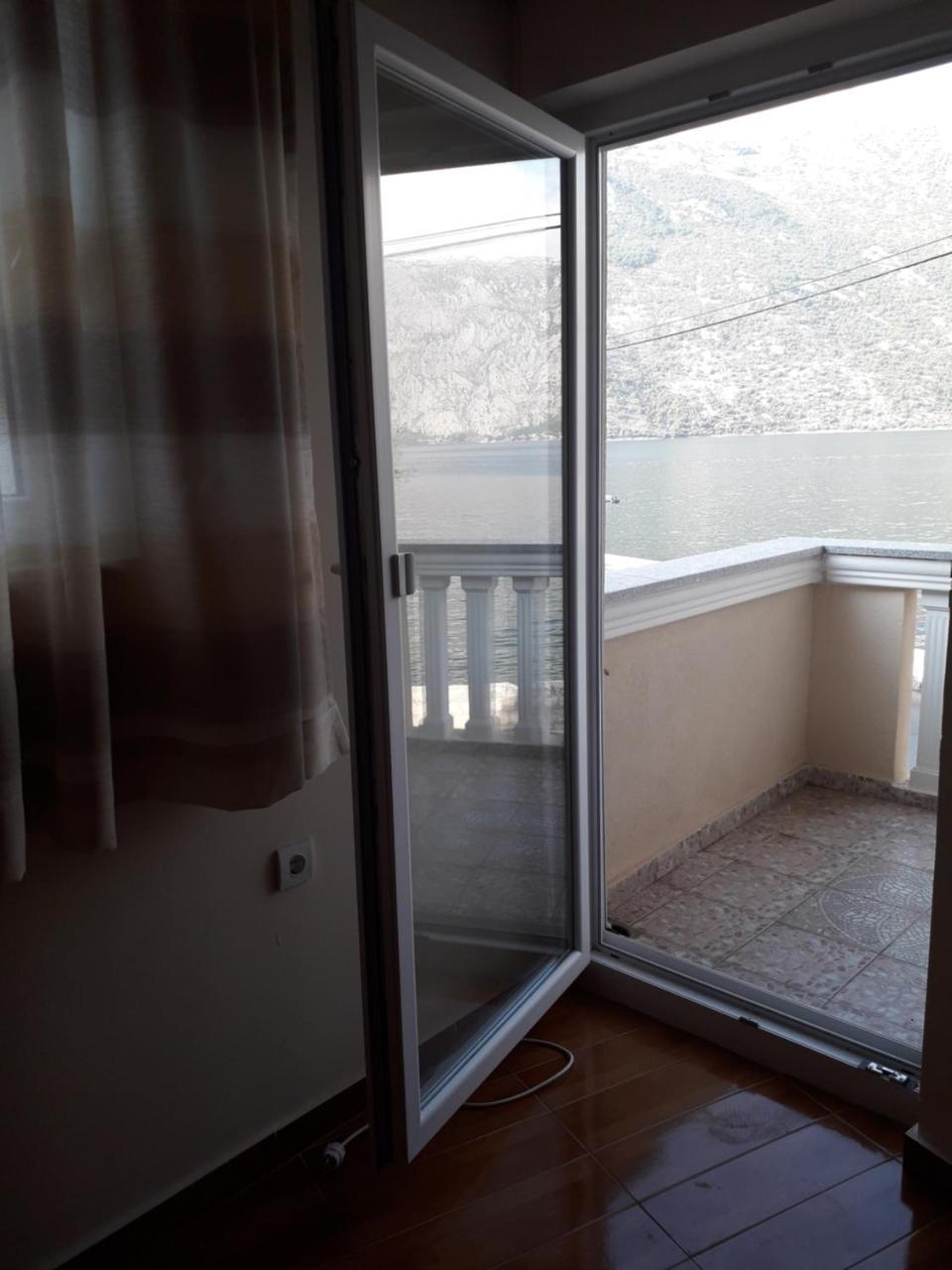 Apartmants Alexander Apartment Kotor Bagian luar foto